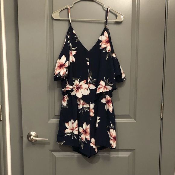 Cozy Casual Floral Romper - Picture 2 of 2